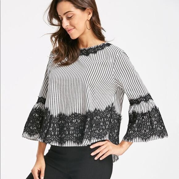 EUC Zara Lace Bell Sleeve Blouse - Small - Picture 2 of 10